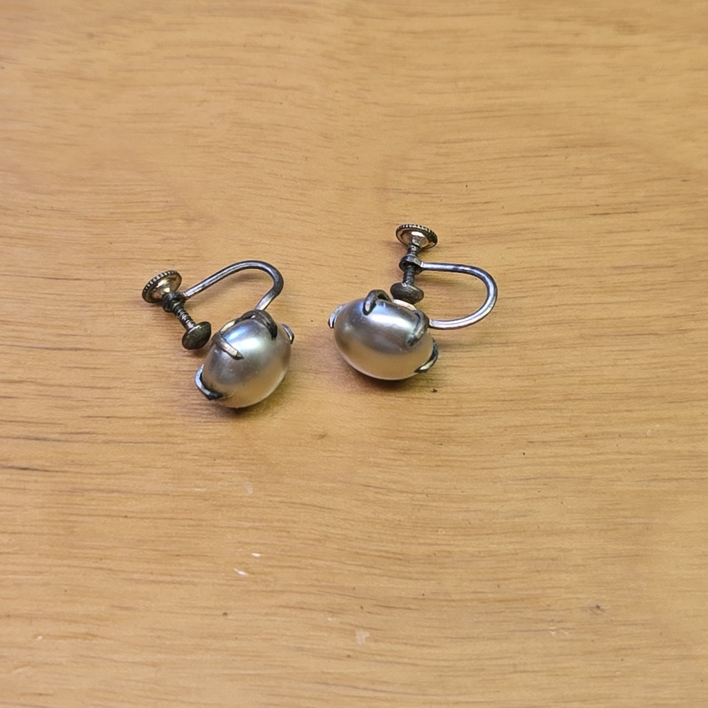 Vintage faux pearl clip on earrings
